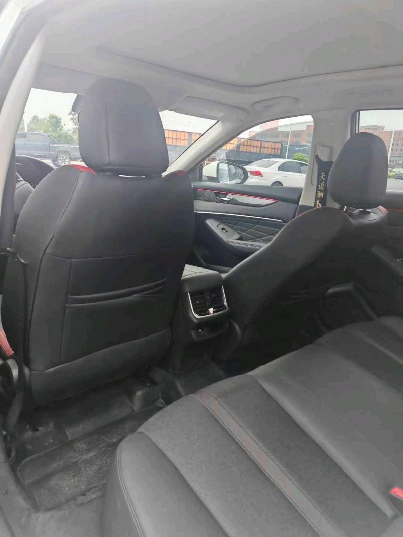 保定21年东风奕炫8