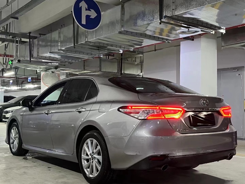 成都21年丰田凯美瑞7