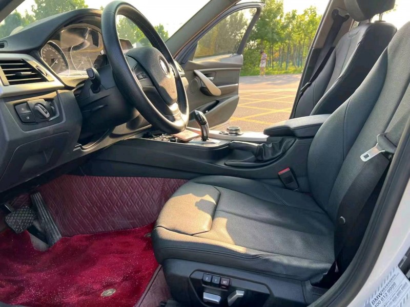 保定16年宝马3系8