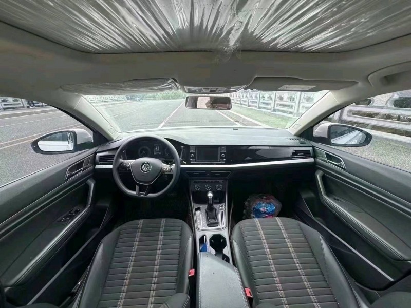 济南19年大众朗逸4