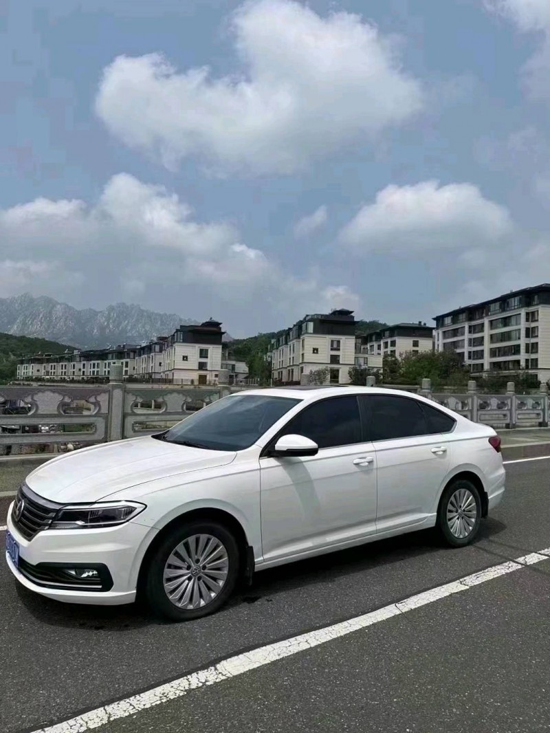 济南19年大众朗逸5