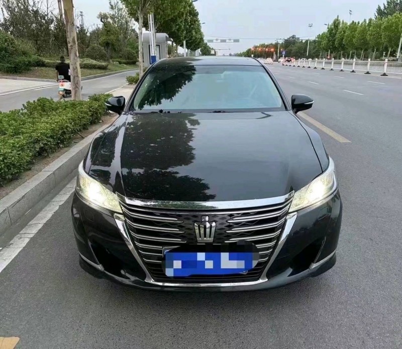 威海16年豐田皇冠1