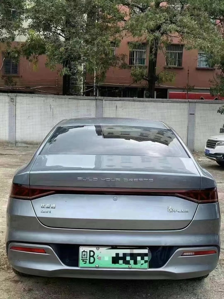 深圳23年比亚迪秦8