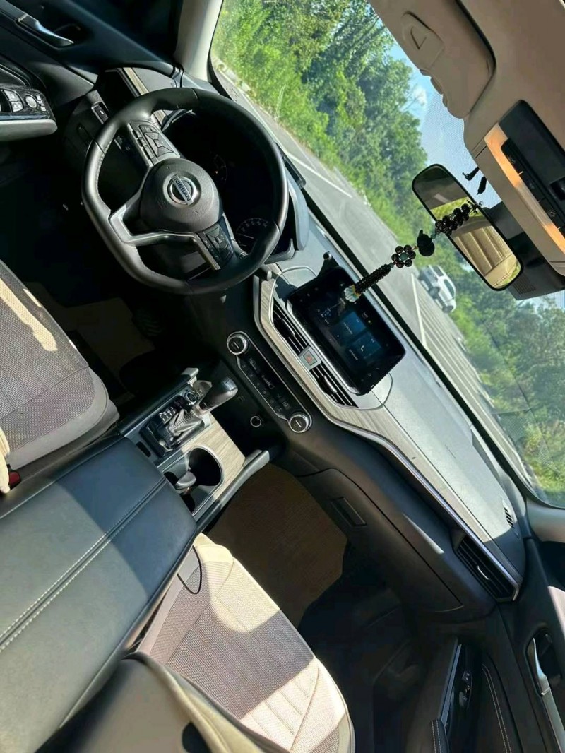 杭州21年日產天籟7