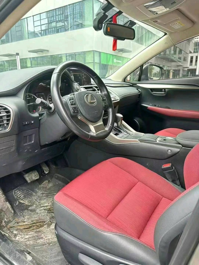 广州19年雷克萨斯NX8