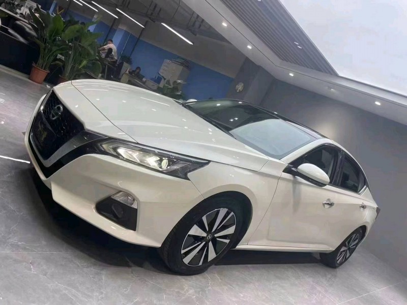 成都22年日产天籁2