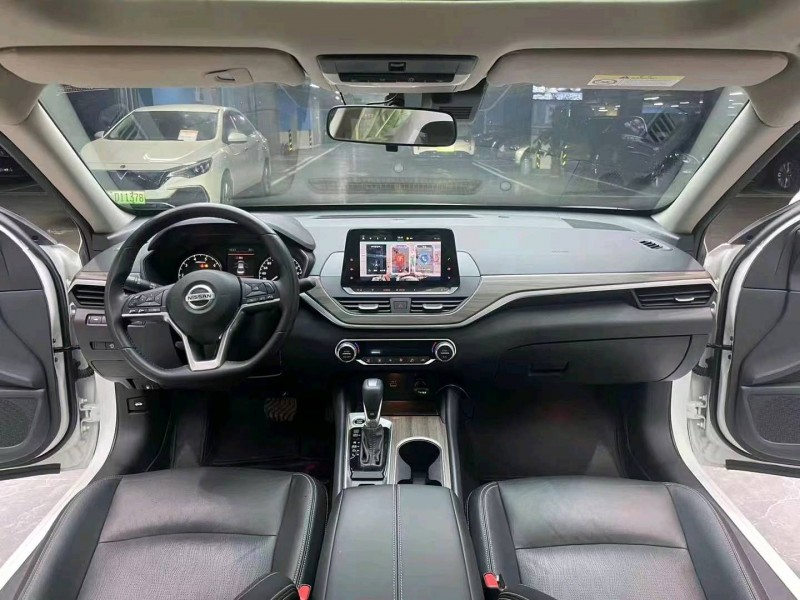 成都22年日产天籁3