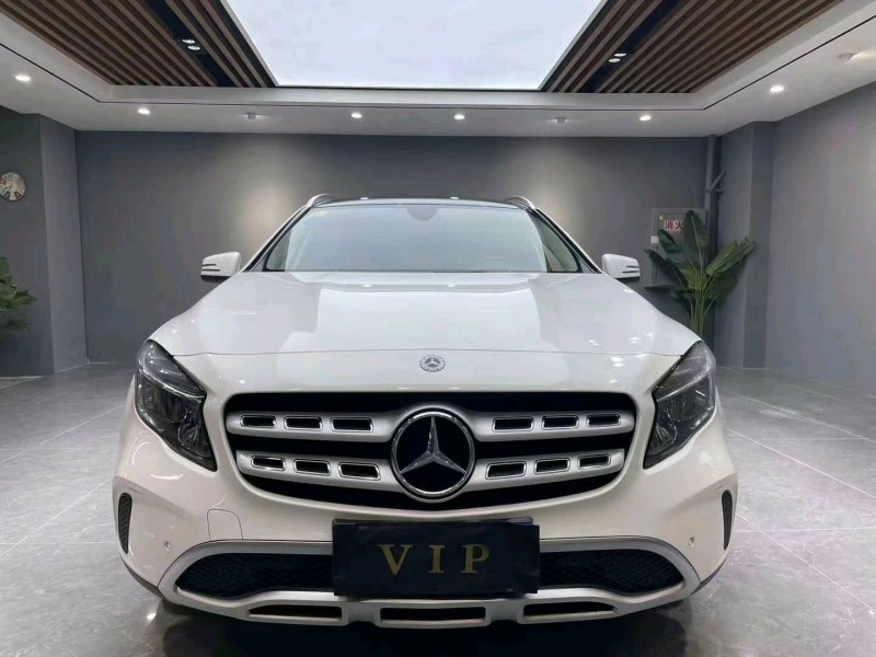 成都19年奔驰GLA1