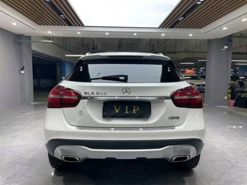 成都19年奔驰GLA7
