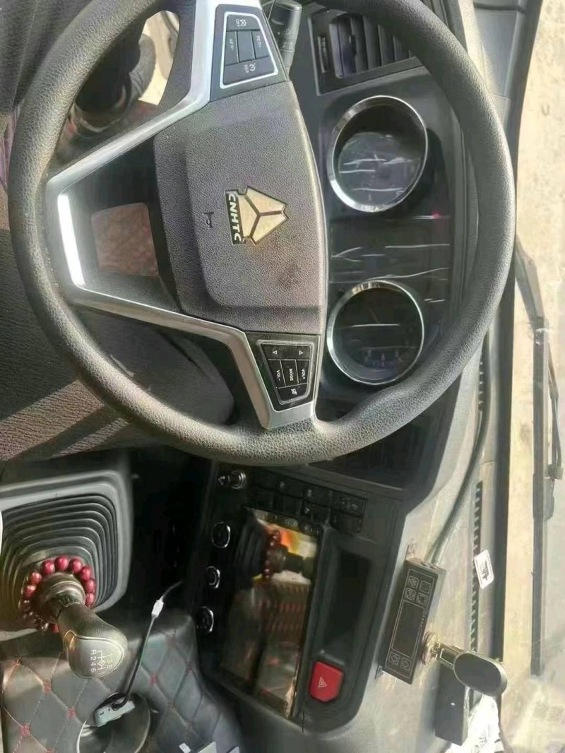濟南23年卡車系列重汽豪沃7