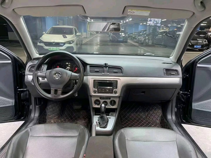 成都16年大众朗逸4