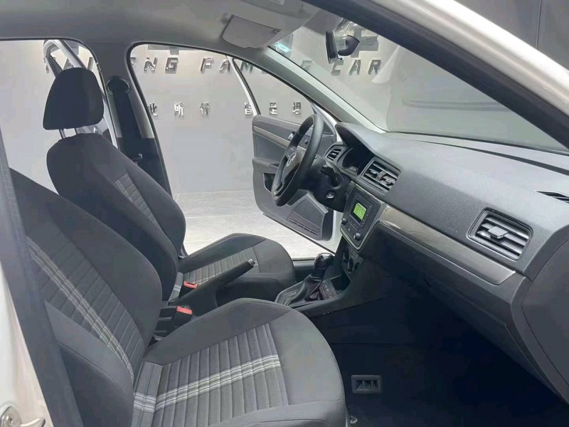 成都21年大众朗逸4