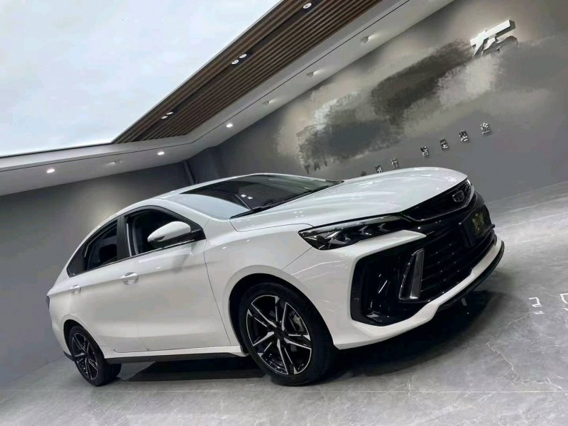 成都23年吉利缤瑞2