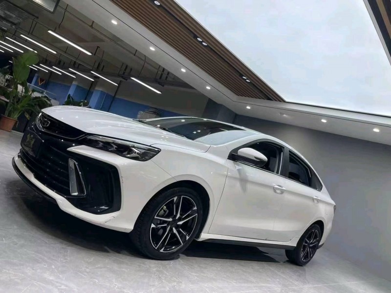 成都23年吉利缤瑞3