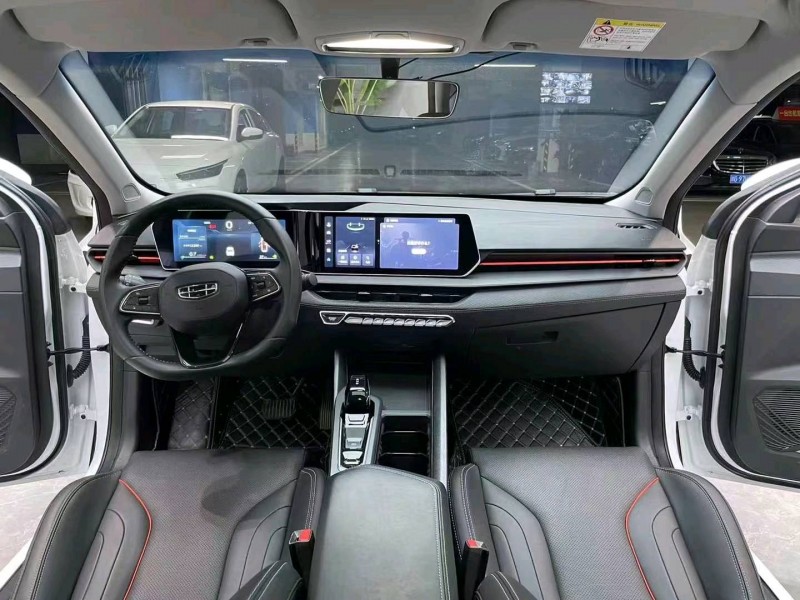 成都23年吉利缤瑞4