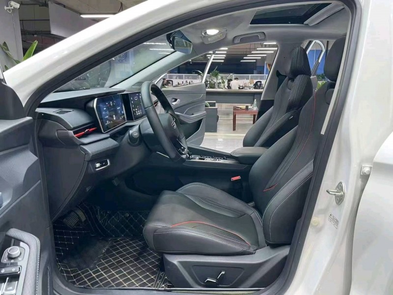 成都23年吉利缤瑞5