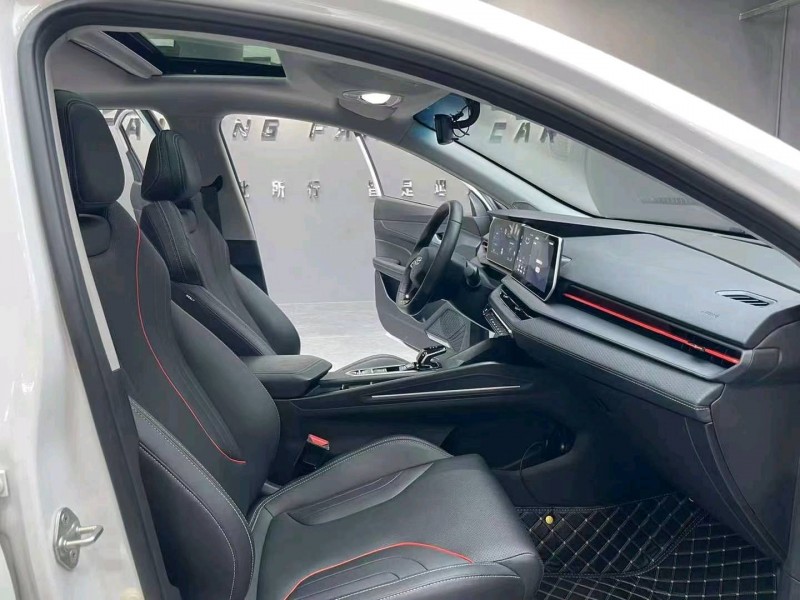 成都23年吉利缤瑞9