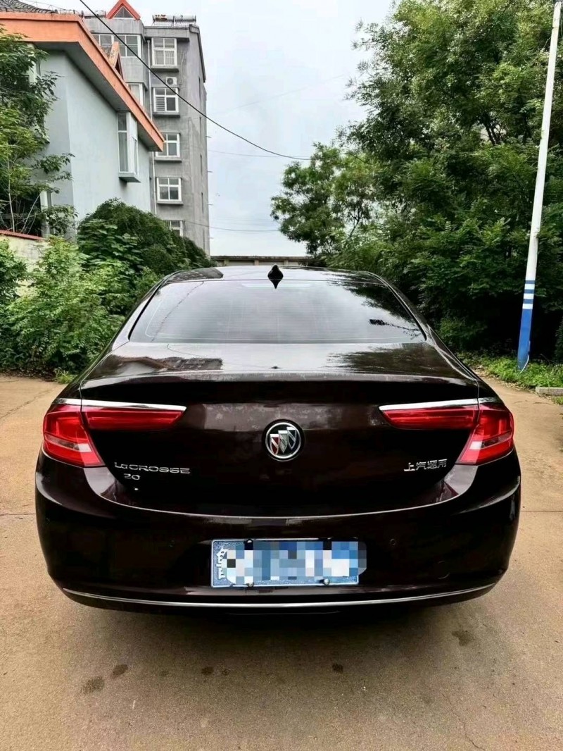 济宁18年别克君越6