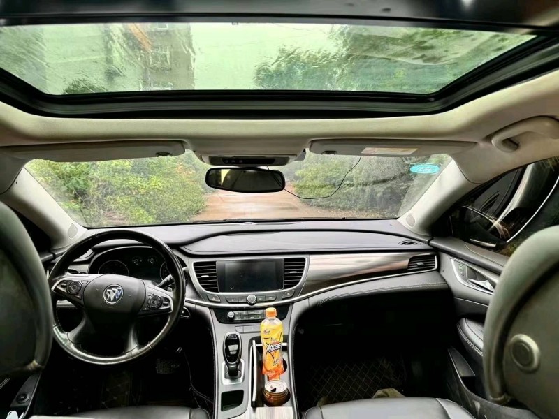 济宁18年别克君越7