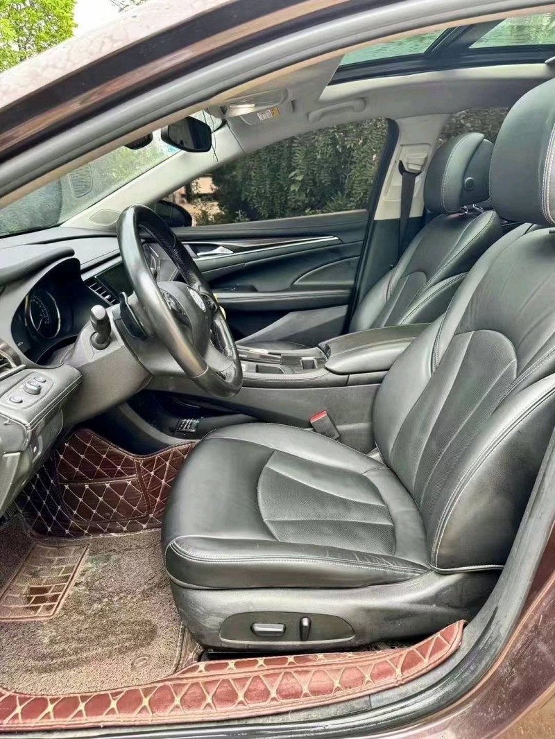 济宁18年别克君越8