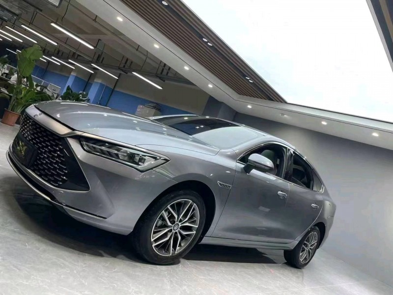 成都23年比亚迪秦2