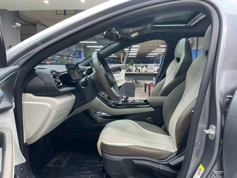 成都23年比亚迪秦3