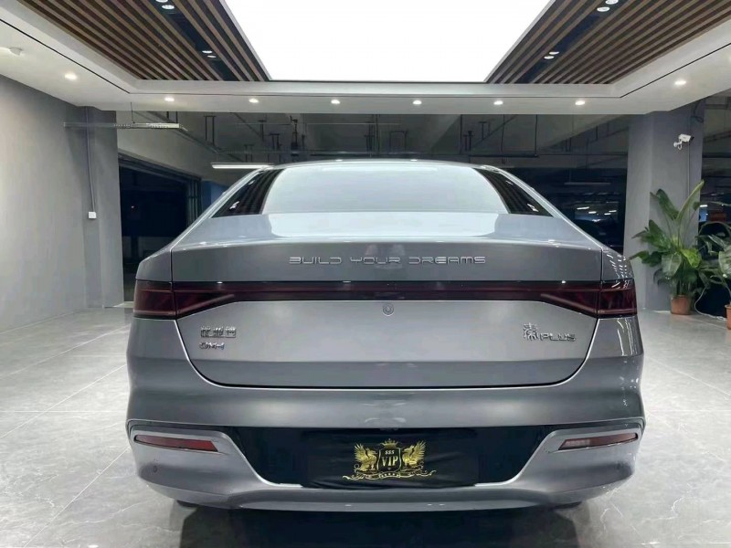 成都23年比亚迪秦5