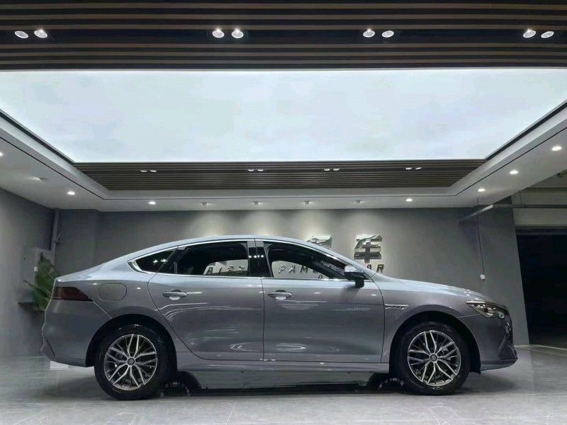 成都23年比亚迪秦6