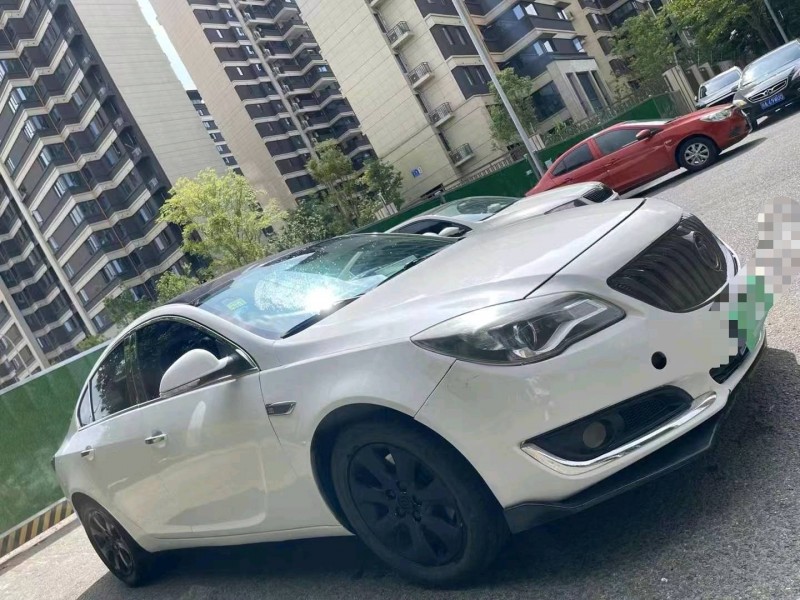 成都17年别克君威2