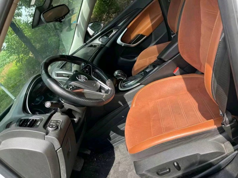 成都17年别克君威4