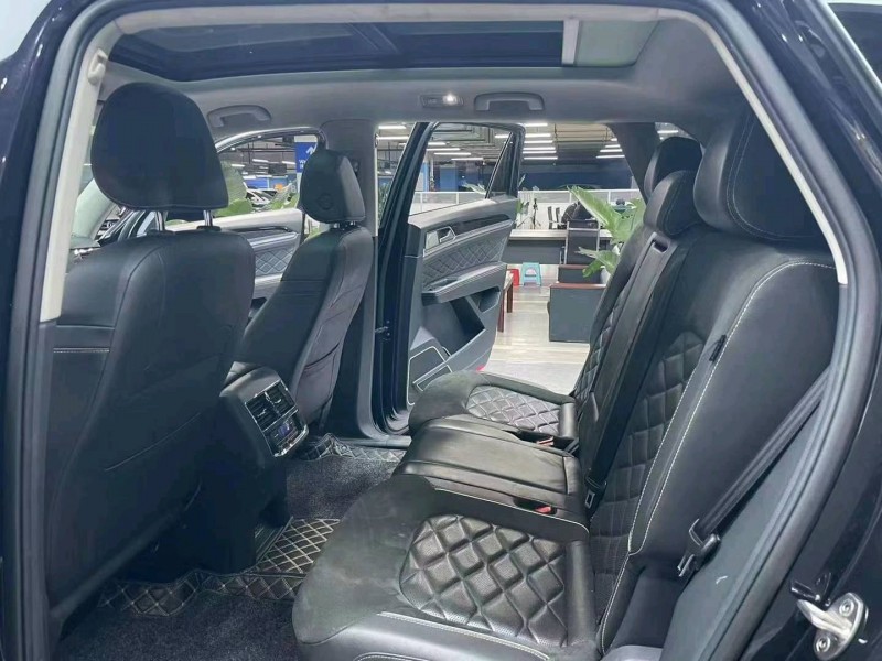 成都20年大众途昂5