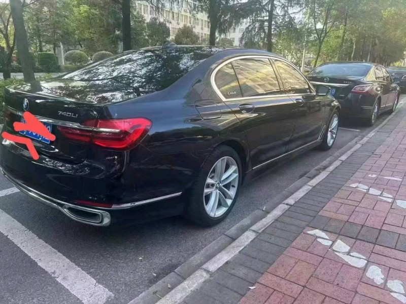保定18年宝马7系5