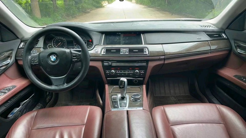 济南14年宝马7系7