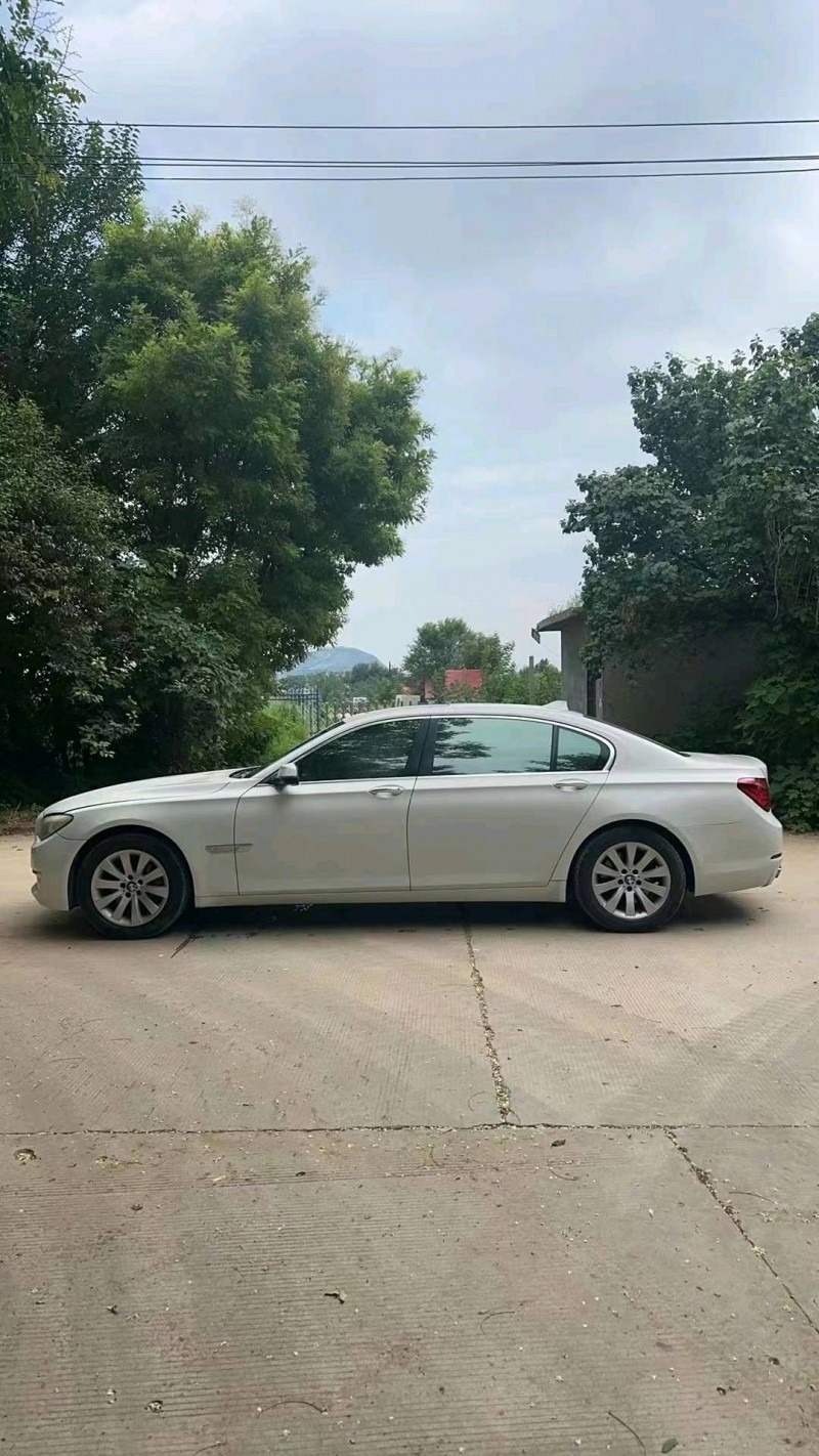 济南14年宝马7系8