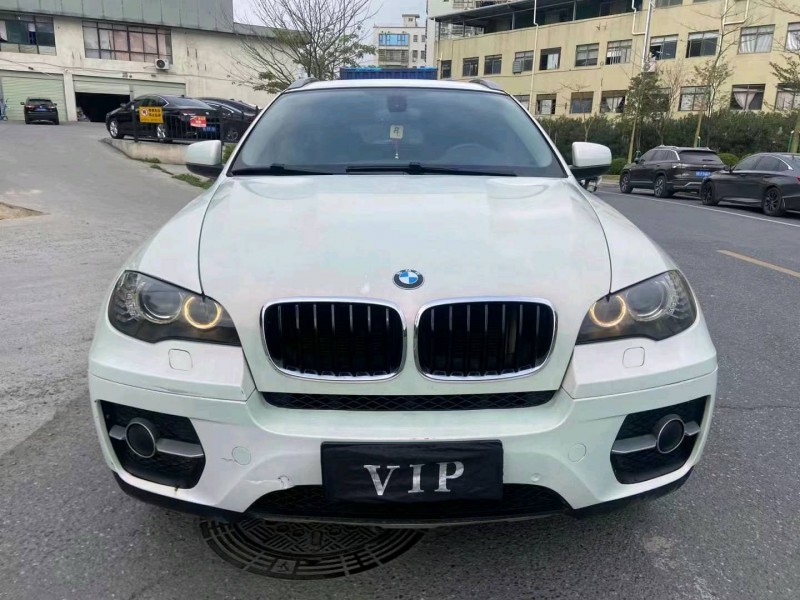 广州12年宝马X61