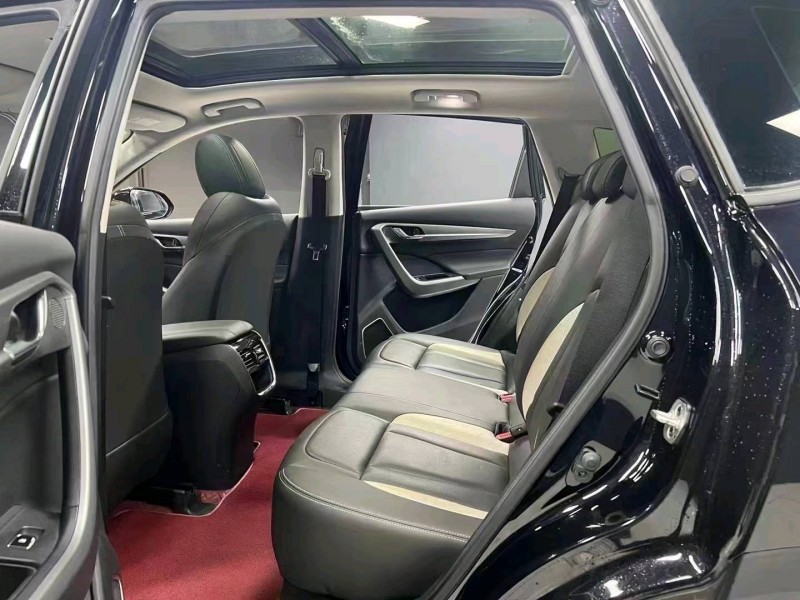 成都21年东风AX7pro7