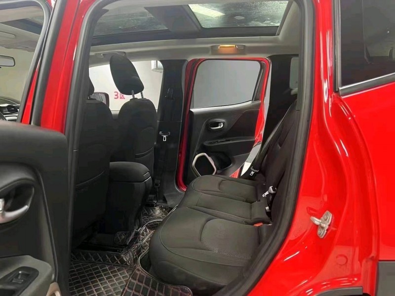 成都19年Jeep自由侠9