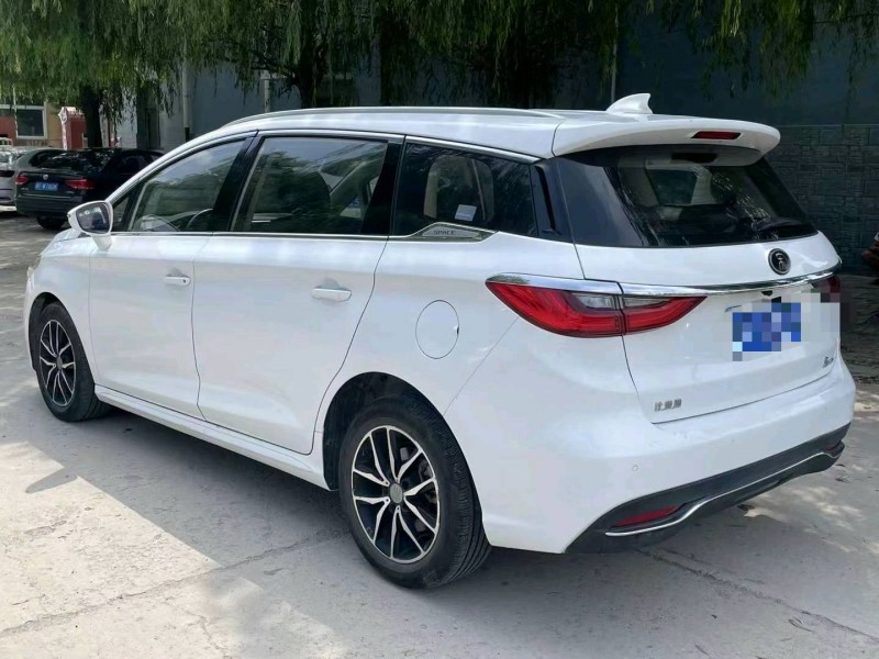 保定18年比亚迪宋MAX4