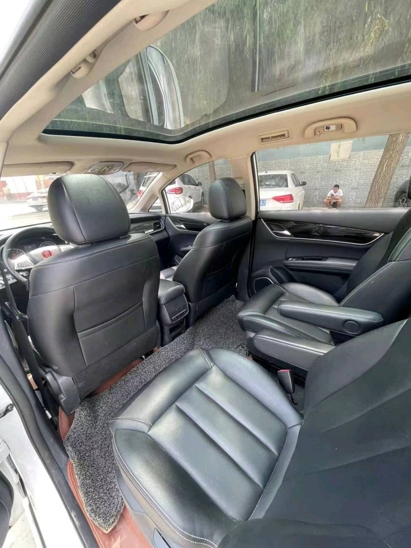 保定18年比亚迪宋MAX7