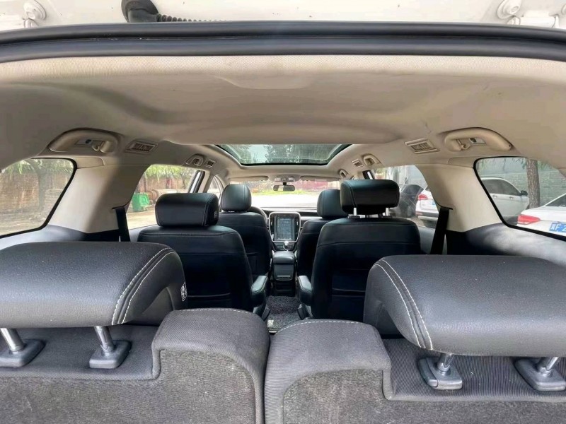 保定18年比亚迪宋MAX8