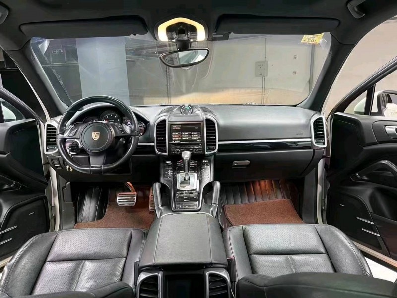 成都12年保时捷卡宴7