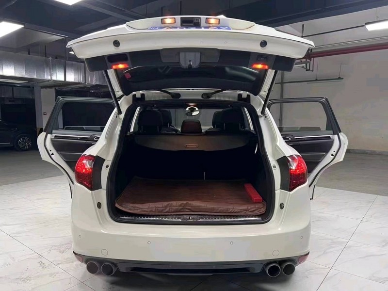 成都12年保时捷卡宴9