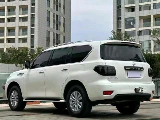 成都18年日产途乐5