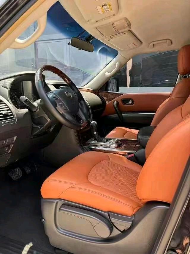 成都18年日产途乐8