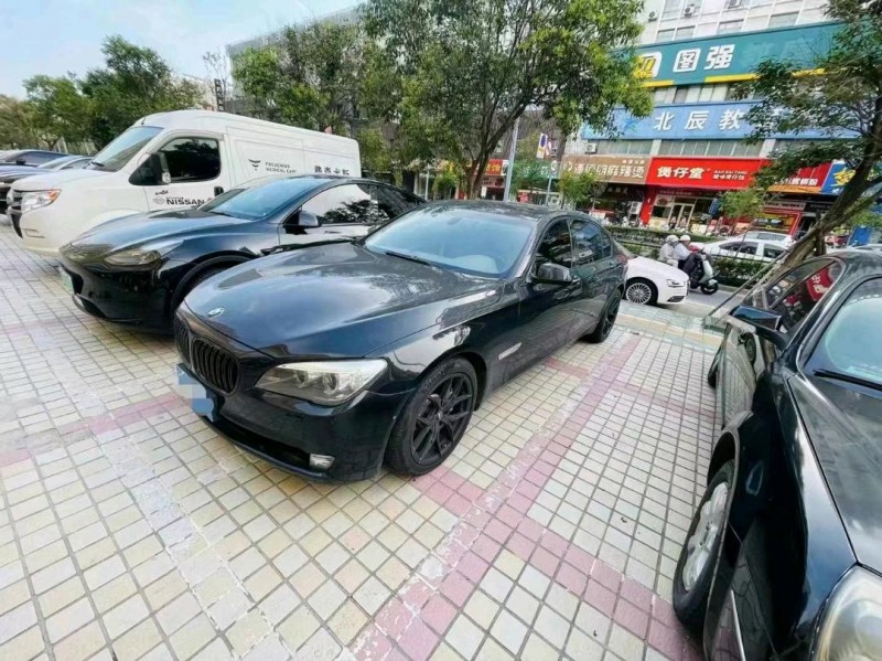 济南12年宝马7系2