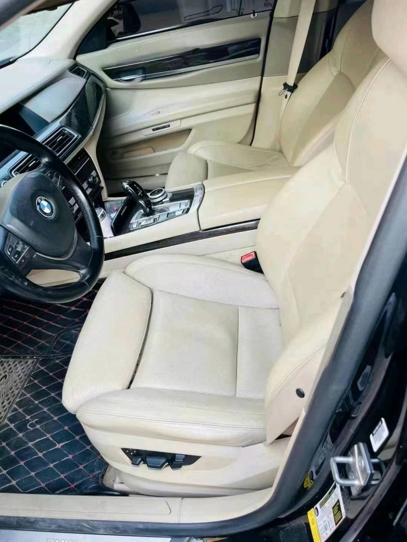 济南12年宝马7系4