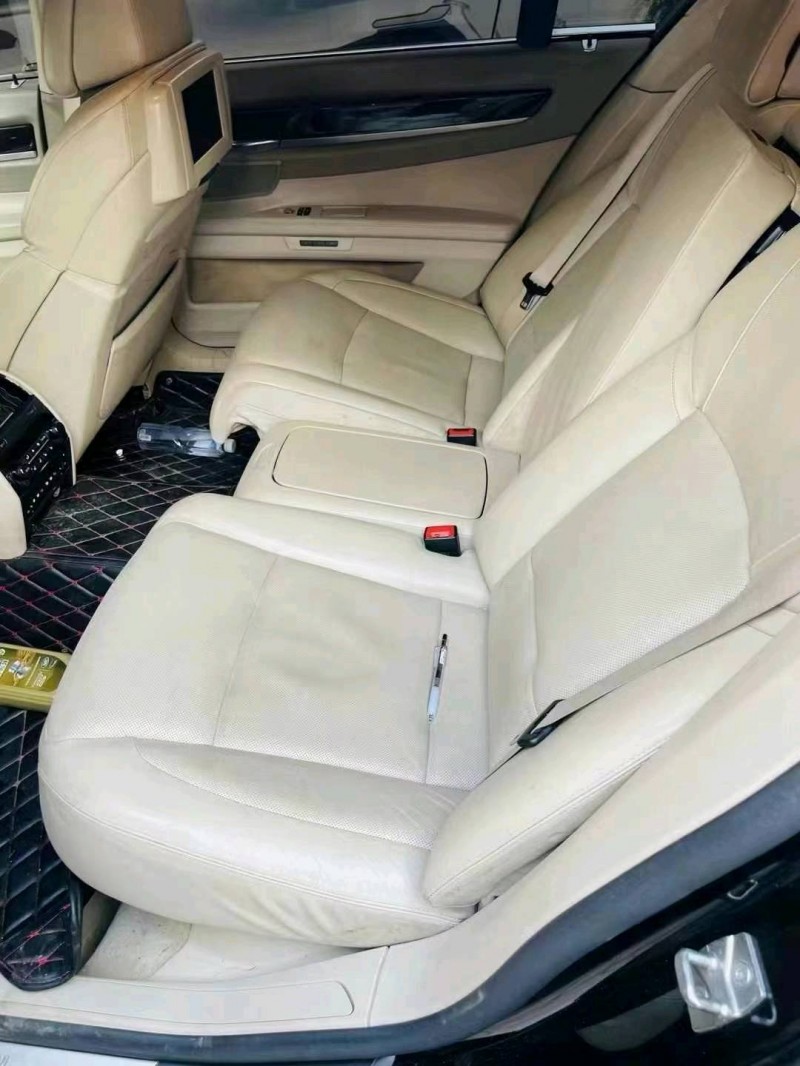 济南12年宝马7系5