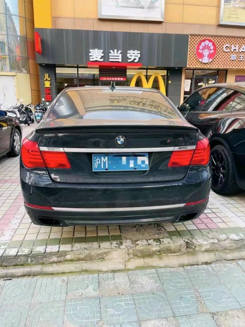 济南12年宝马7系6