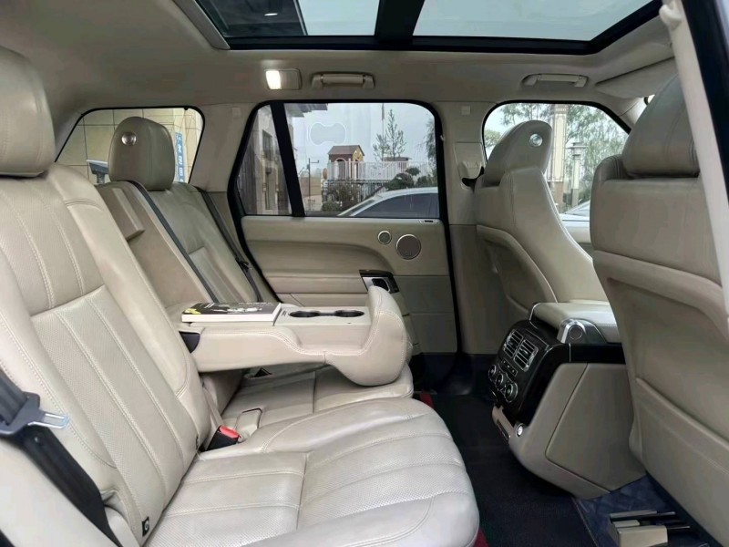 淄博15年路虎揽胜行政9