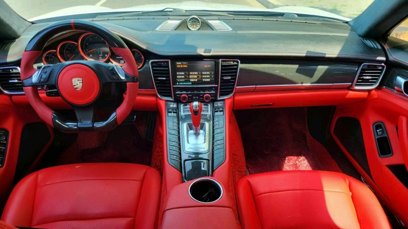 保定13年保时捷帕拉梅拉4